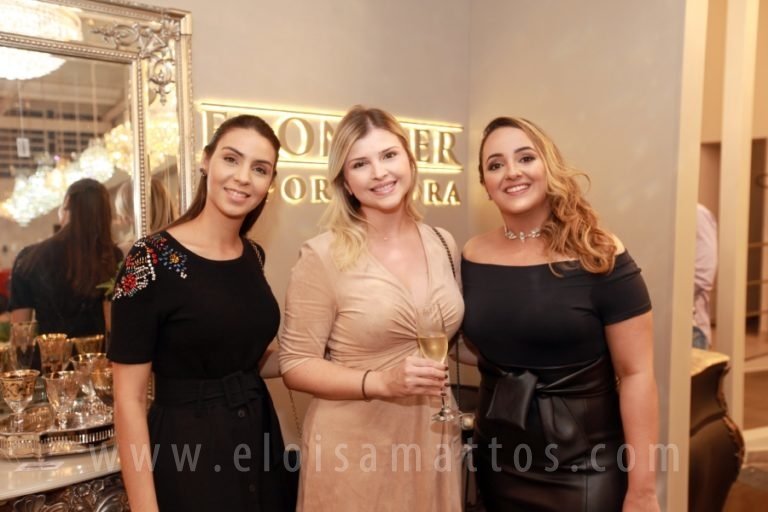 resized_FRONTIER-ELOISA MATTOS (125)