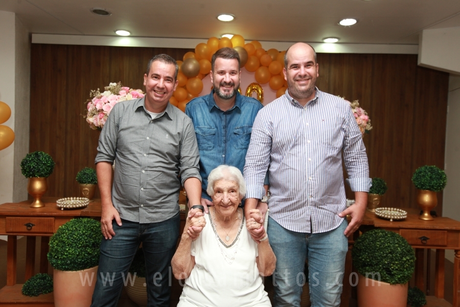 ANIVERSÁRIO DE 100 ANOS DE DONA ZAÍRA DIAS - Eloisa Mattos