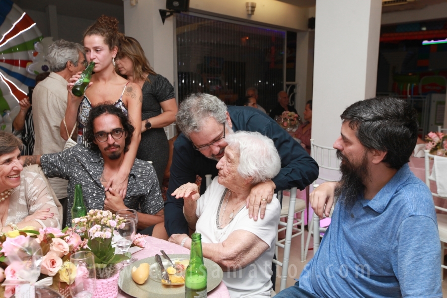 ANIVERSÁRIO DE 100 ANOS DE DONA ZAÍRA DIAS - Eloisa Mattos