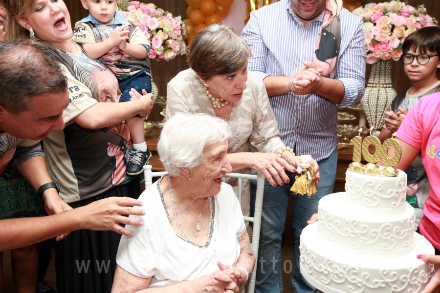 ANIVERSÁRIO DE 100 ANOS DE DONA ZAÍRA DIAS - Eloisa Mattos