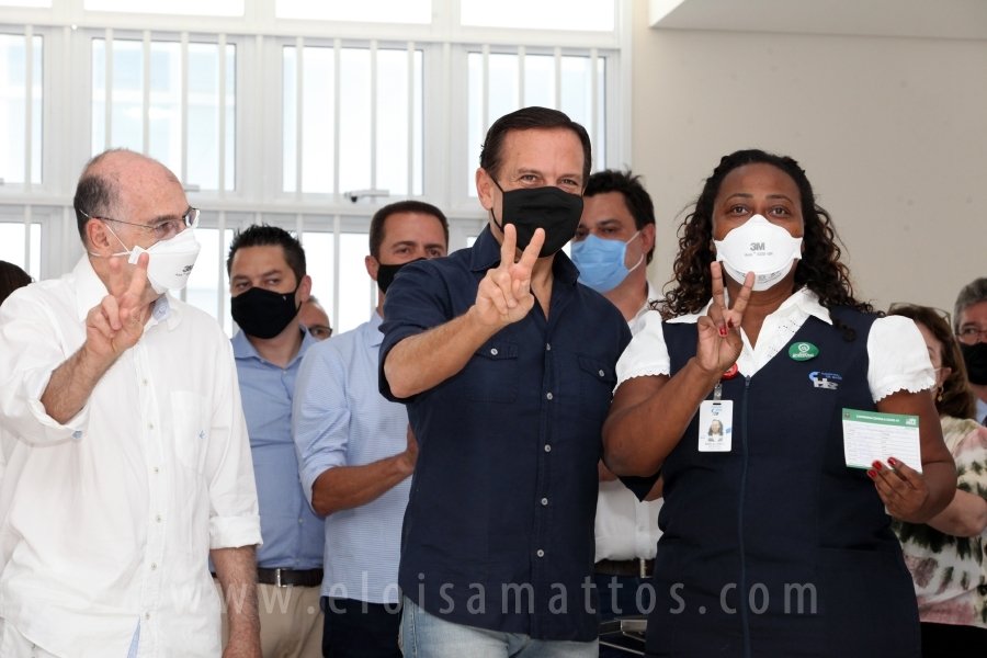 COMPLEXO FUNFARME INICIA VACINAÇÃO DE SEUS COLABORADORES CONTRA A COVID-19 - Eloisa Mattos