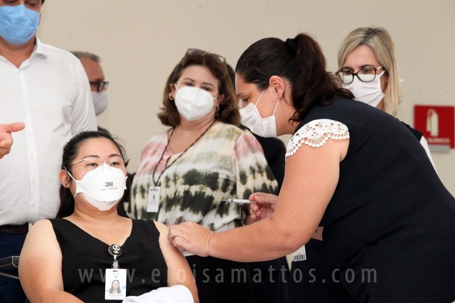 COMPLEXO FUNFARME INICIA VACINAÇÃO DE SEUS COLABORADORES CONTRA A COVID-19 - Eloisa Mattos
