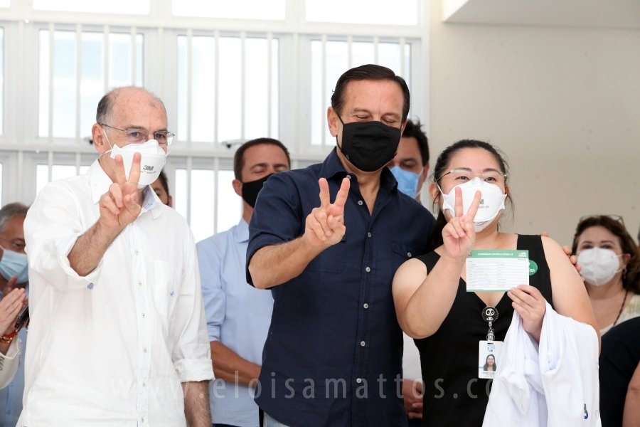 COMPLEXO FUNFARME INICIA VACINAÇÃO DE SEUS COLABORADORES CONTRA A COVID-19 - Eloisa Mattos