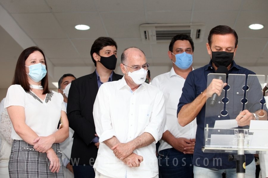 COMPLEXO FUNFARME INICIA VACINAÇÃO DE SEUS COLABORADORES CONTRA A COVID-19 - Eloisa Mattos