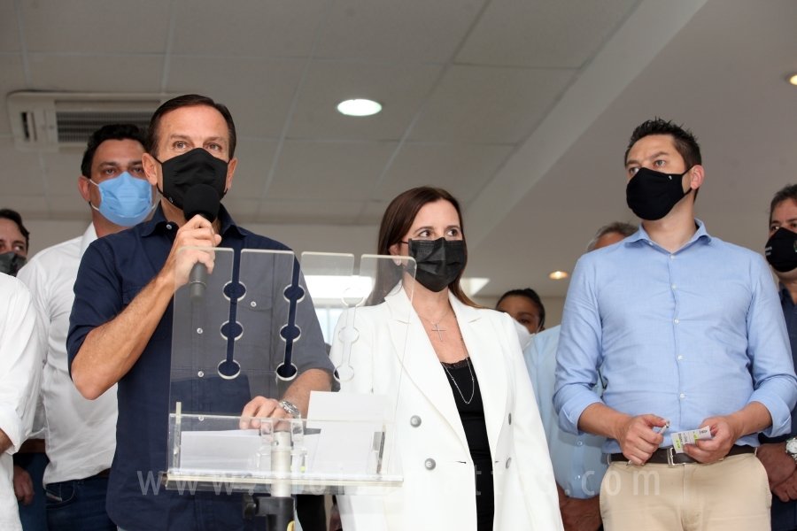COMPLEXO FUNFARME INICIA VACINAÇÃO DE SEUS COLABORADORES CONTRA A COVID-19 - Eloisa Mattos