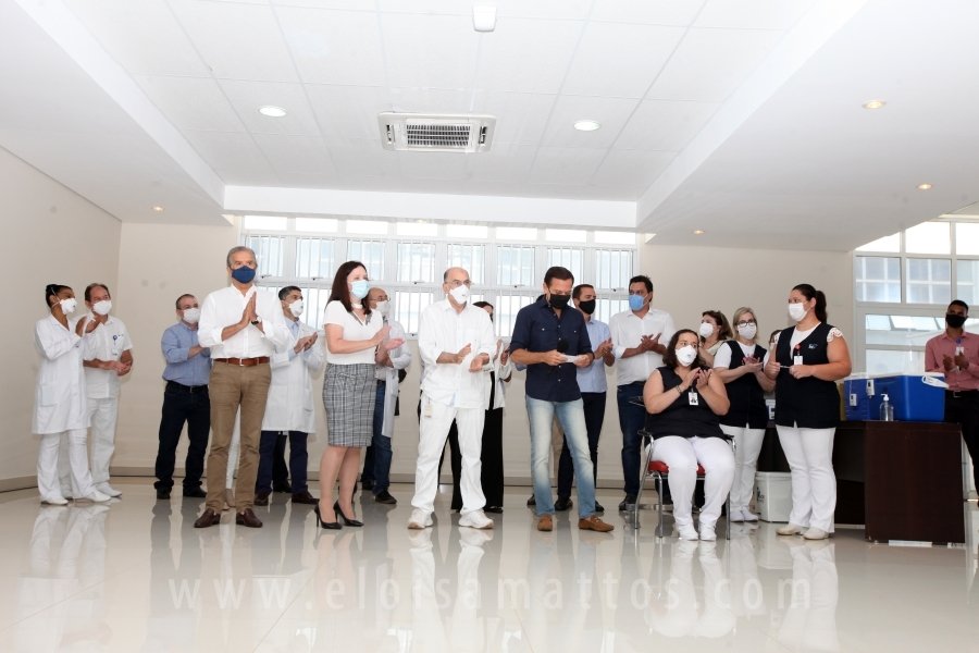 COMPLEXO FUNFARME INICIA VACINAÇÃO DE SEUS COLABORADORES CONTRA A COVID-19 - Eloisa Mattos