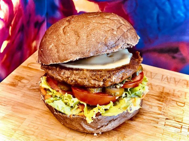 A PARRILLA/HAMBURGUERIATA “MUY AMIGO” ESTÁ DE VOLTA COM A ABERTURA DO PARQUE AQUÁTICO HOT BEACH EM OLÍMPIA