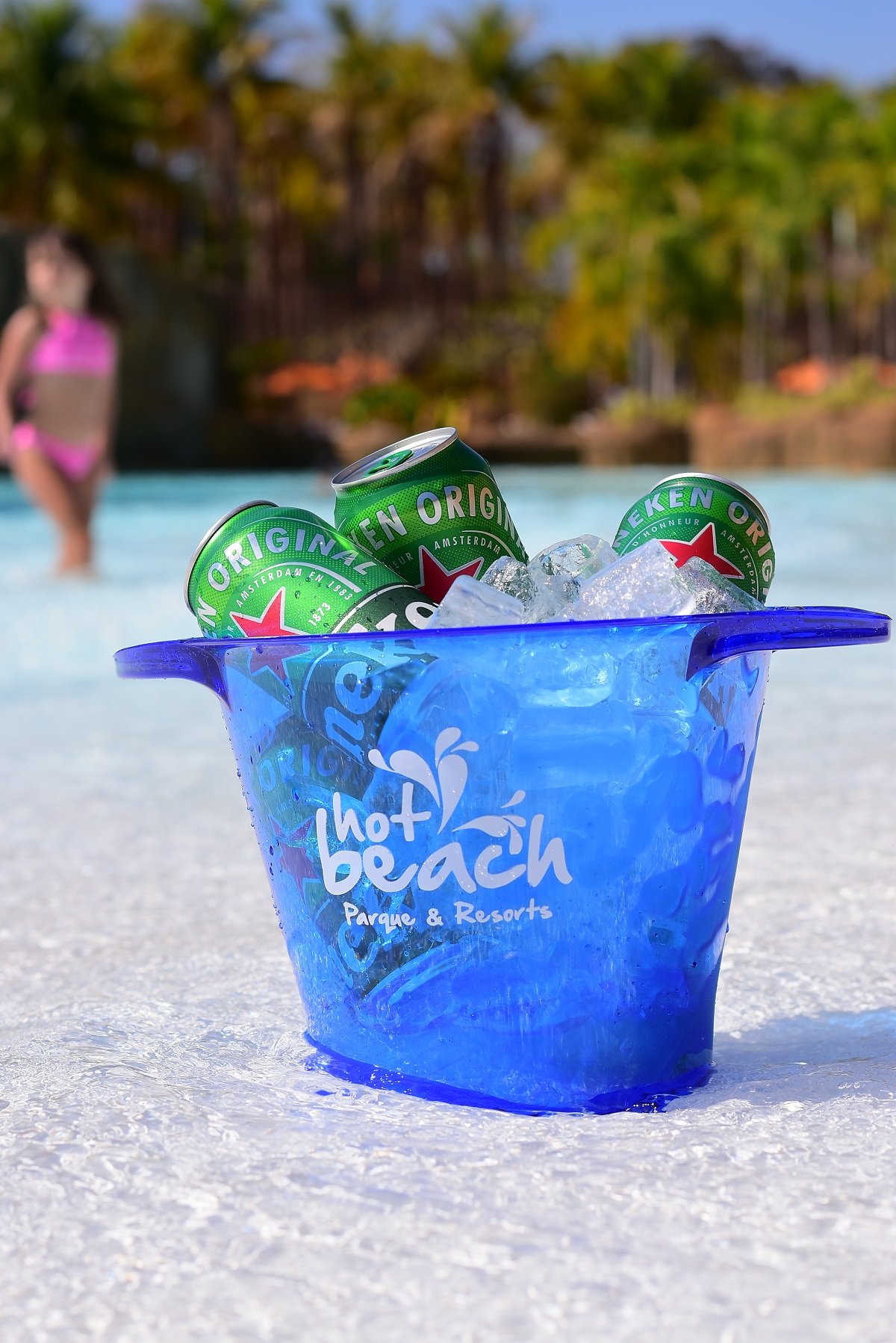 HOT BEACH PARQUE & RESORTS JUNTA SE AO GRUPO HEINEKEN