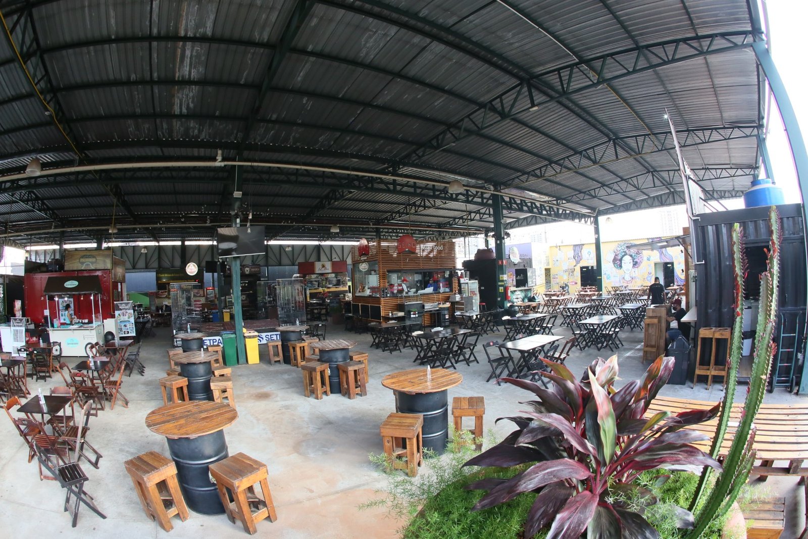 QUINTAL FOOD PARK REABRE HOJE DIA 14/07