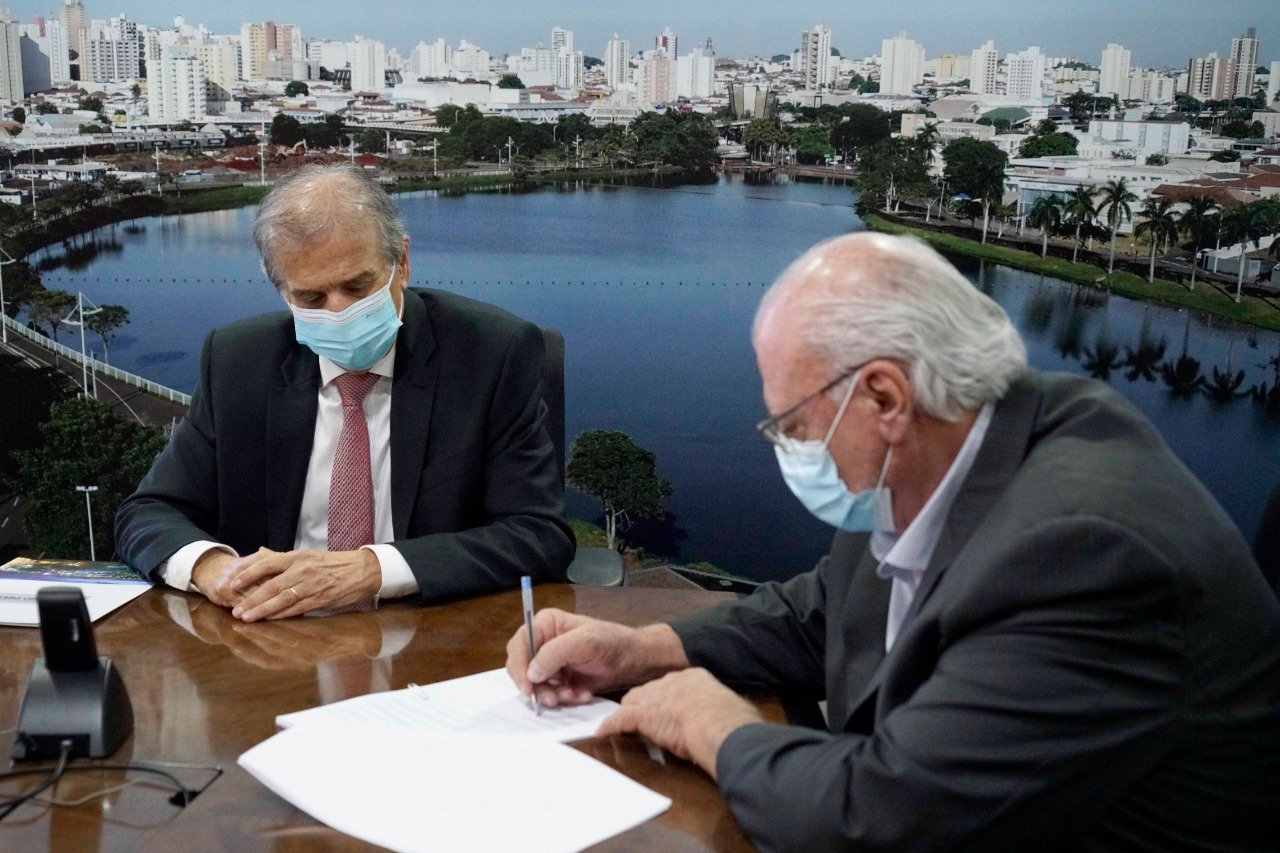 PREFEITO DECIDE QUE HOSPITAL MUNICIPAL SERÁ ADMINISTRADO POR ORGANIZAÇÃO SOCIAL