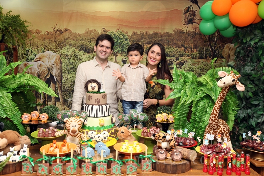 ANIVERSÁRIO DE 2 ANOS DO ANTÔNIO – TEMA “SAFARI, UMA AVENTURA NA SELVA” - Eloisa Mattos