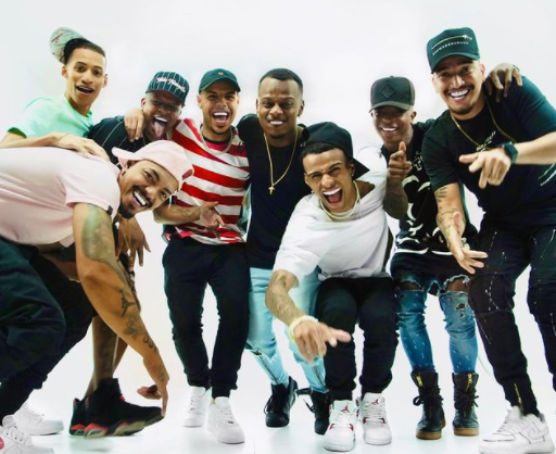 JANEIRO NO HOT BEACH TEM GRUPO ENVOLVÊNCIA E GUSTAVO MOTA