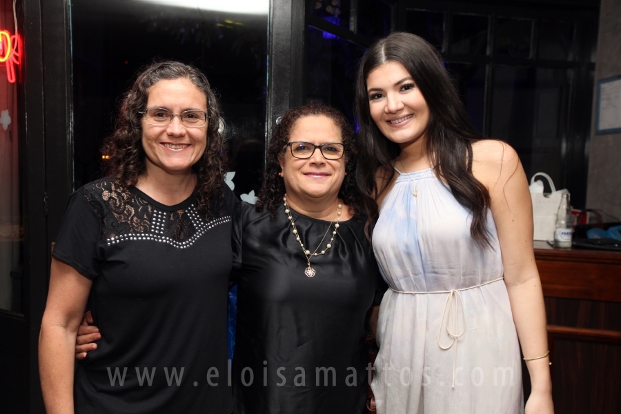 FORMATURA – MESTRADO EM CRIMINOLOGIA – MARIANA ROSÁRIO BENITES (T.C.U.) - Eloisa Mattos