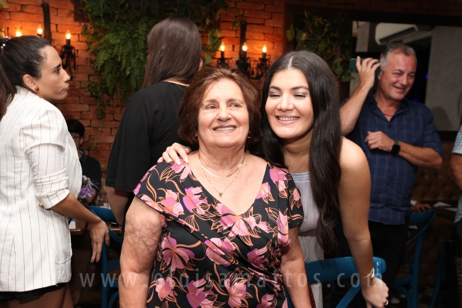 FORMATURA – MESTRADO EM CRIMINOLOGIA – MARIANA ROSÁRIO BENITES (T.C.U.) - Eloisa Mattos