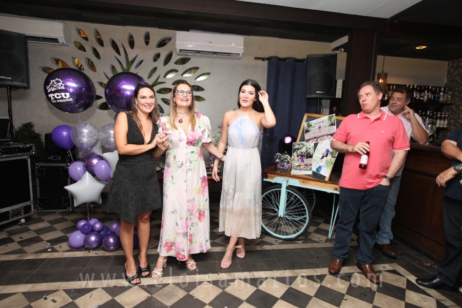 FORMATURA – MESTRADO EM CRIMINOLOGIA – MARIANA ROSÁRIO BENITES (T.C.U.) - Eloisa Mattos