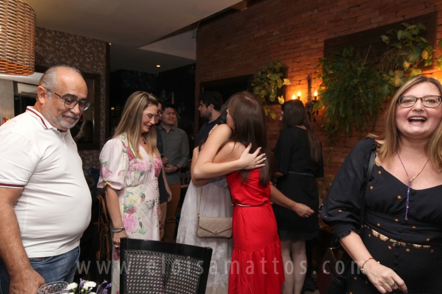 FORMATURA – MESTRADO EM CRIMINOLOGIA – MARIANA ROSÁRIO BENITES (T.C.U.) - Eloisa Mattos