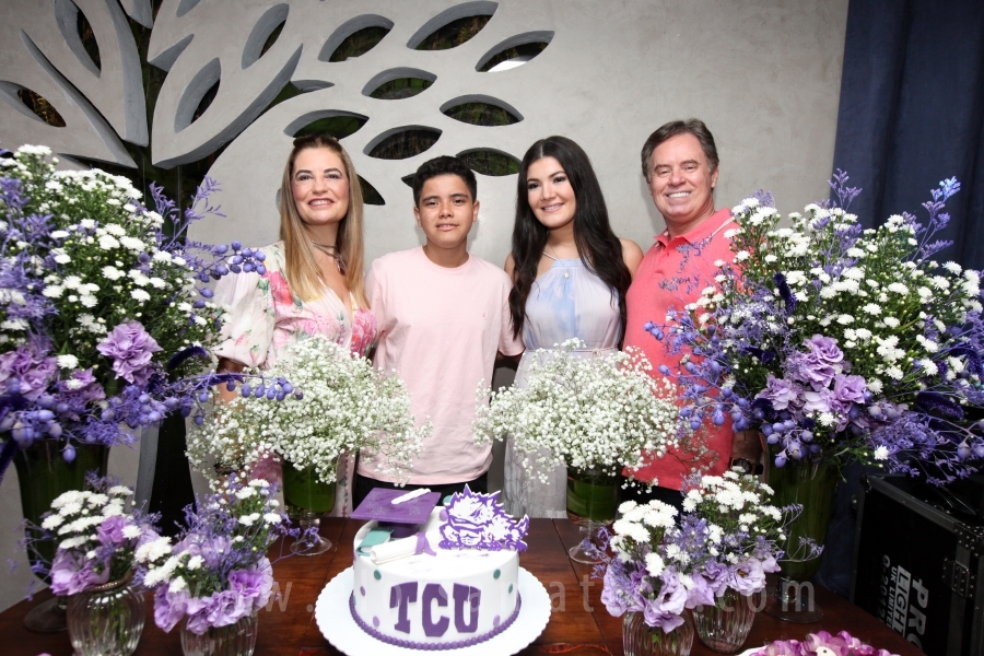 FORMATURA – MESTRADO EM CRIMINOLOGIA – MARIANA ROSÁRIO BENITES (T.C.U.) - Eloisa Mattos