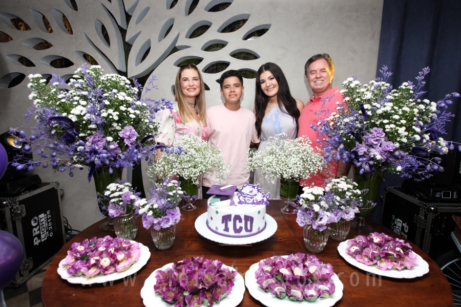 FORMATURA – MESTRADO EM CRIMINOLOGIA – MARIANA ROSÁRIO BENITES (T.C.U.) - Eloisa Mattos