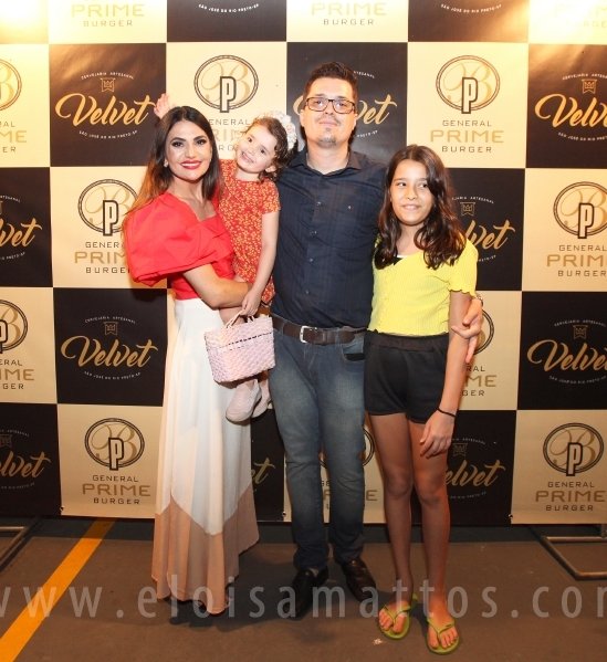 FRANQUIA GENERAL PRIME BURGUER INAUGUROU ONTEM, DIA 01/12/21 –  ANEXO A CERVEJARIA VELVET EM RIO PRETO - Eloisa Mattos