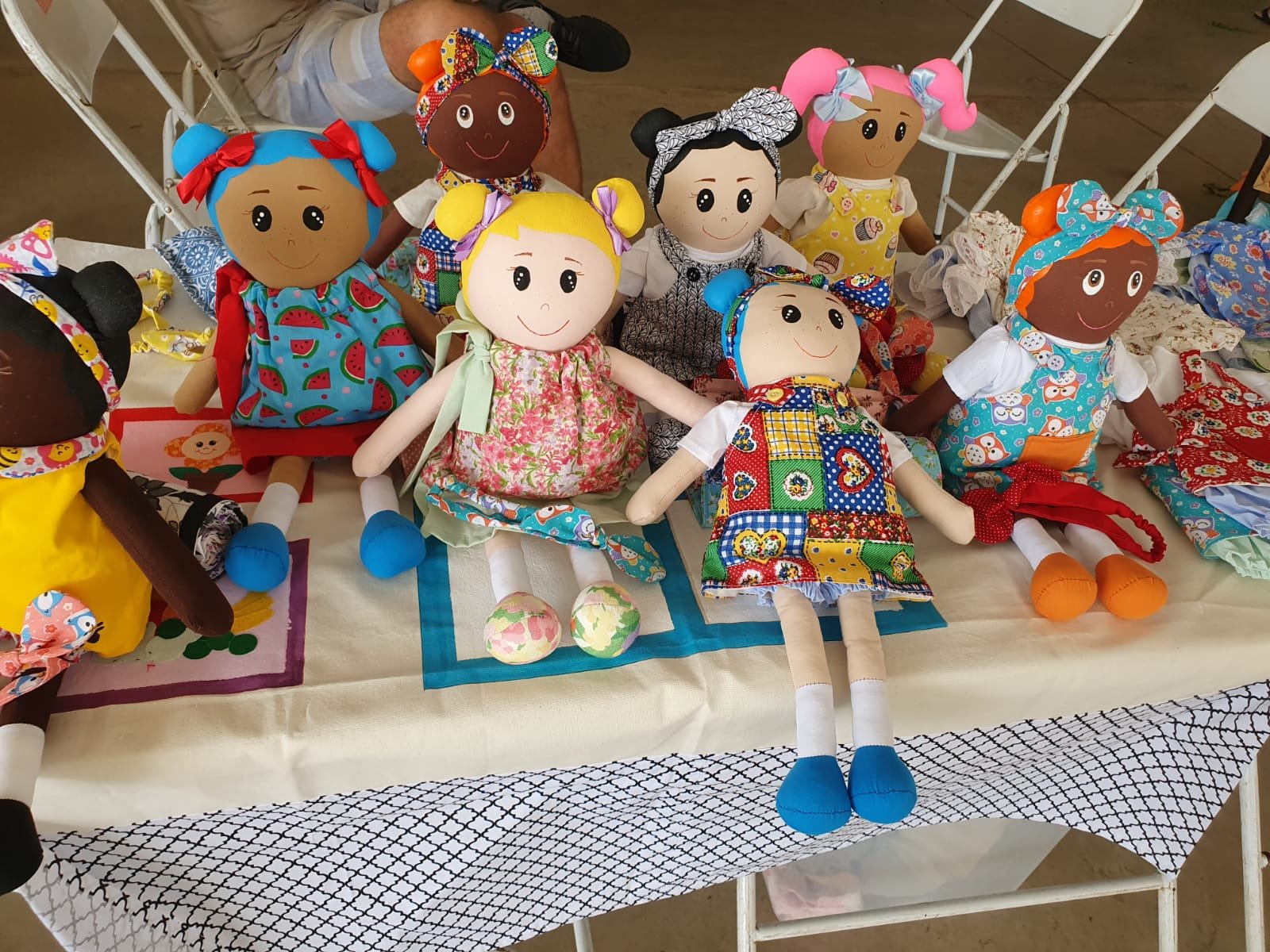 MIRASSOL RECEBE FEIRA DE ARTESANATOS E SABORES NA PRAÇA