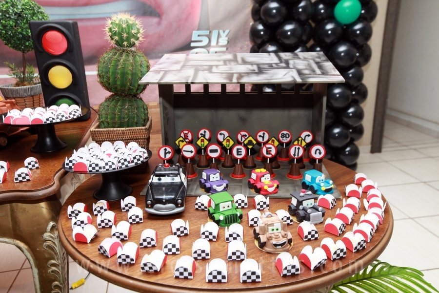 ANIVERSÁRIO DE 2 ANOS DE LIAN FABRO FACHIN – “CARROS” - Eloisa Mattos