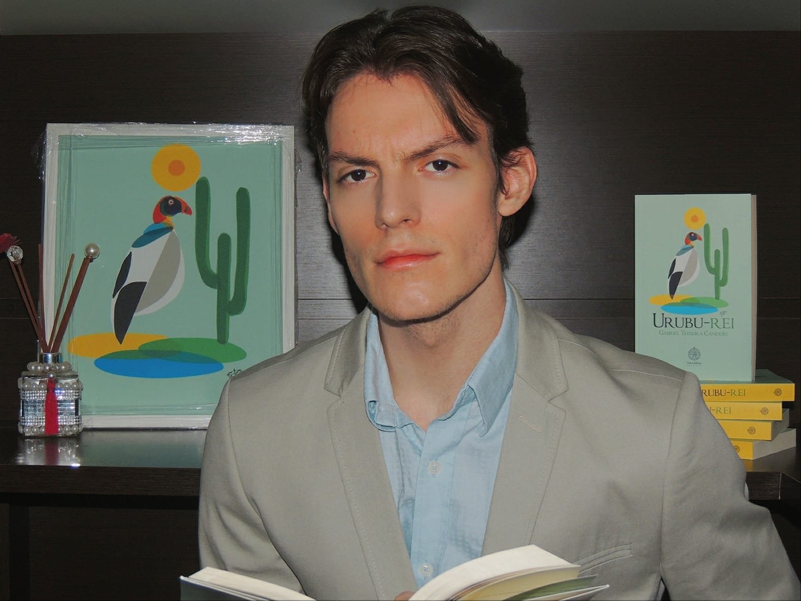 RIOPRETO SHOPPING RECEBE O LANÇAMENTO DO LIVRO DE GABRIEL TEIXEIRA CANDURI 16/03