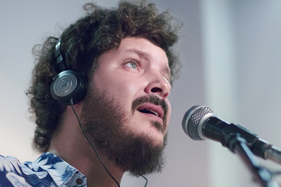 ZECA BARRETO APRESENTA SUAS CANÇÕES AUTORAIS EM SHOW QUE MARCA A ABERTURA DA SEGUNDA JORNADA LITERÁRIA DA CIA. APOCALÍPTICA