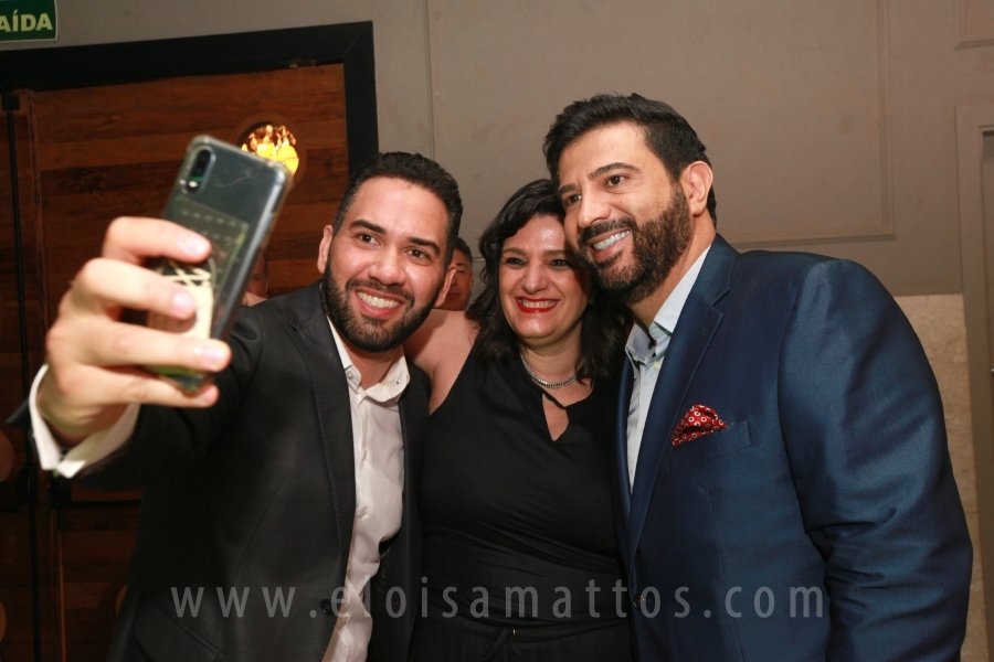 SÉRGIO AZEM, COMEMORA SEU ANIVERSÁRIO DE 52 ANOS – TEMA: VIAGEM – UMA VOLTA AO MUNDO. - Eloisa Mattos