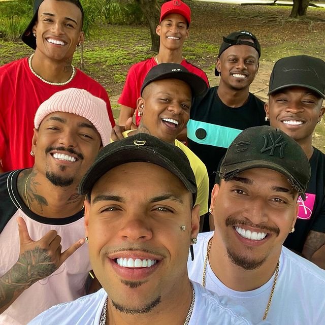 GRUPO ENVOLVÊNCIA NO HOT BEACH NO FERIADO DE TIRADENTES COM OPEN BAR