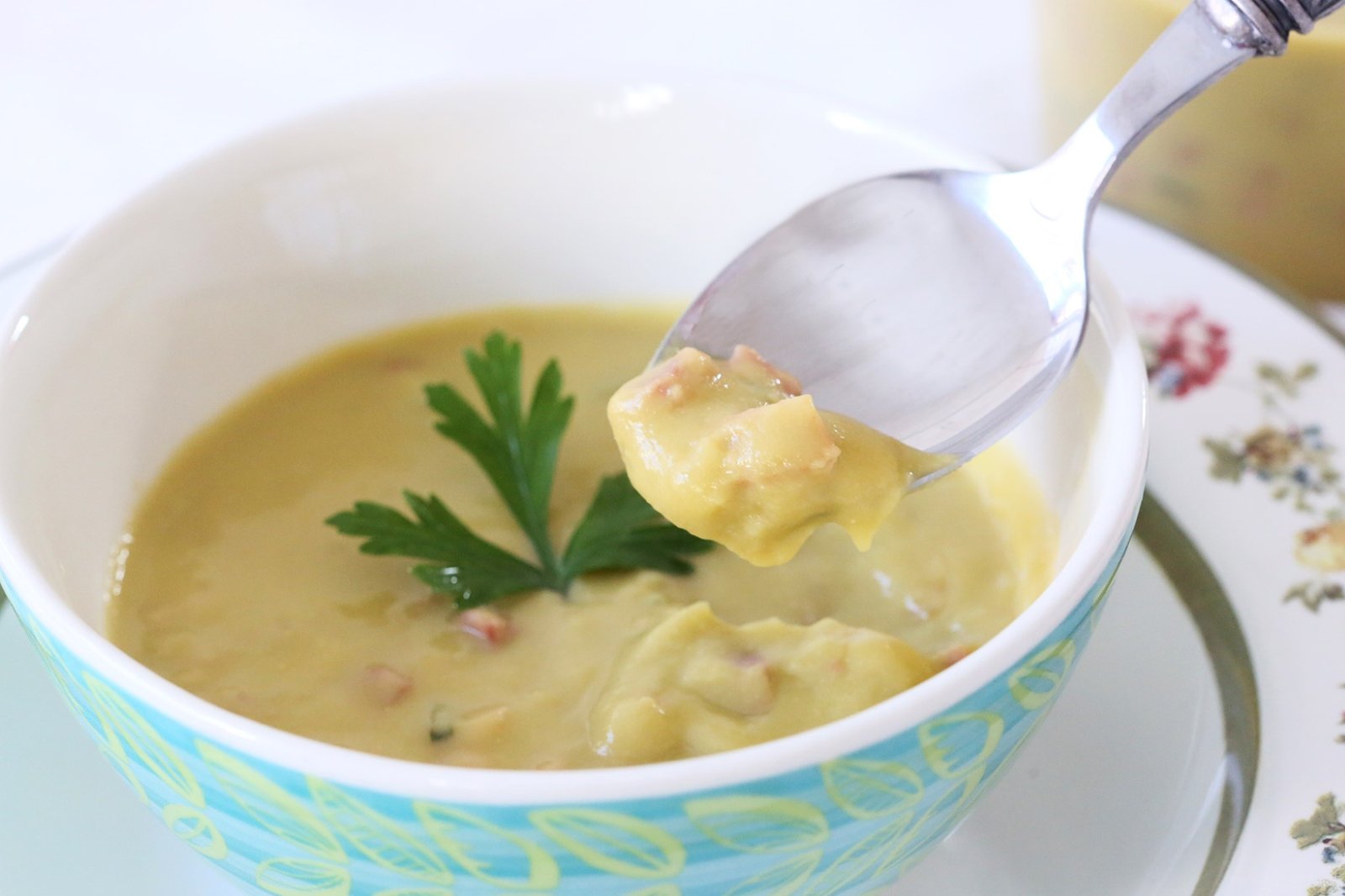 QUE FRIO – QUEDA NOS TERMÔMETROS INCENTIVA O CONSUMO DE CALDOS