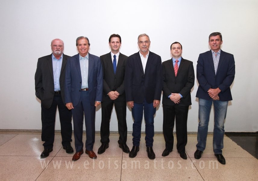 HOMENAGEM DA SMC AOS MÉDICOS E PROFISSIONAIS DA SAÚDE QUE TRABALHARAM NA LUTA CONTRA O COVID-19 - Eloisa Mattos
