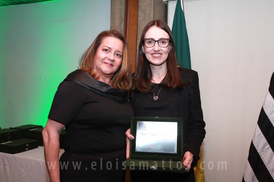 HOMENAGEM DA SMC AOS MÉDICOS E PROFISSIONAIS DA SAÚDE QUE TRABALHARAM NA LUTA CONTRA O COVID-19 - Eloisa Mattos