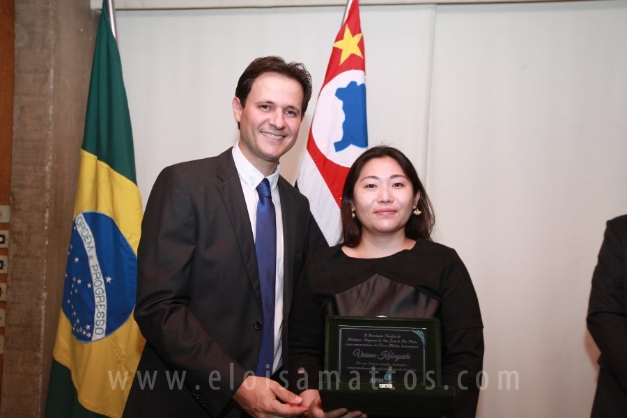 HOMENAGEM DA SMC AOS MÉDICOS E PROFISSIONAIS DA SAÚDE QUE TRABALHARAM NA LUTA CONTRA O COVID-19 - Eloisa Mattos
