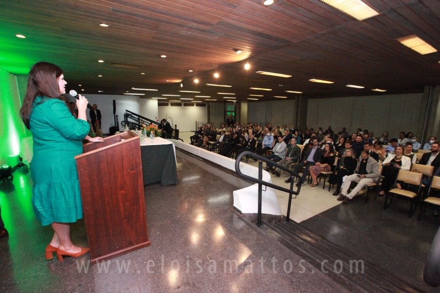 HOMENAGEM DA SMC AOS MÉDICOS E PROFISSIONAIS DA SAÚDE QUE TRABALHARAM NA LUTA CONTRA O COVID-19 - Eloisa Mattos