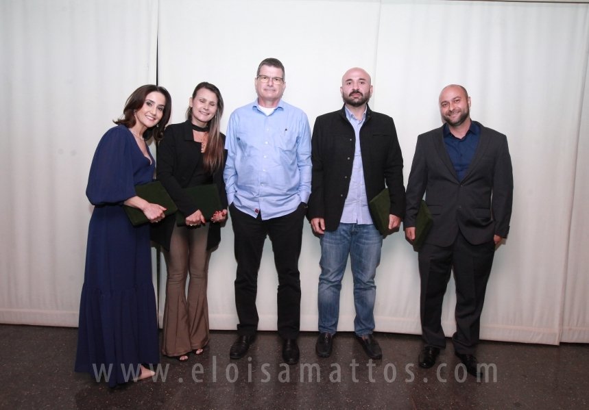 HOMENAGEM DA SMC AOS MÉDICOS E PROFISSIONAIS DA SAÚDE QUE TRABALHARAM NA LUTA CONTRA O COVID-19 - Eloisa Mattos