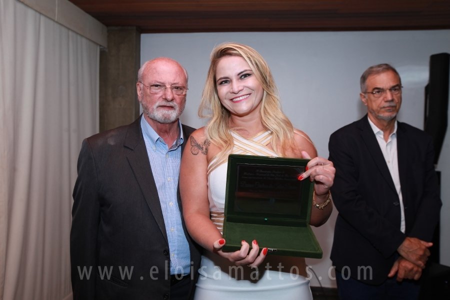 HOMENAGEM DA SMC AOS MÉDICOS E PROFISSIONAIS DA SAÚDE QUE TRABALHARAM NA LUTA CONTRA O COVID-19 - Eloisa Mattos