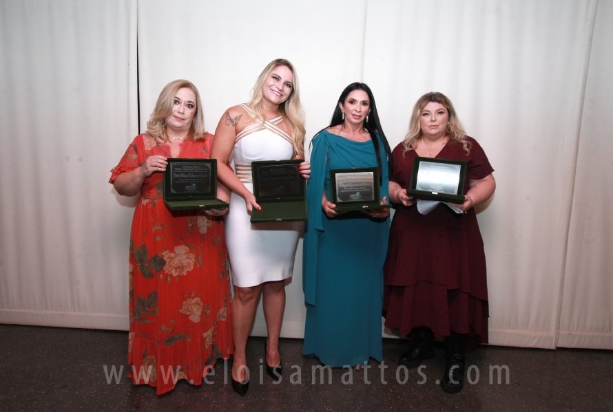 HOMENAGEM DA SMC AOS MÉDICOS E PROFISSIONAIS DA SAÚDE QUE TRABALHARAM NA LUTA CONTRA O COVID-19 - Eloisa Mattos