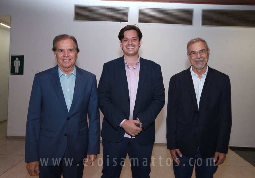 HOMENAGEM DA SMC AOS MÉDICOS E PROFISSIONAIS DA SAÚDE QUE TRABALHARAM NA LUTA CONTRA O COVID-19 - Eloisa Mattos