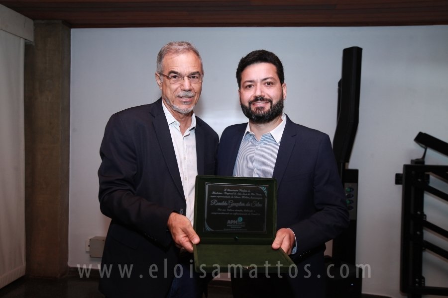 HOMENAGEM DA SMC AOS MÉDICOS E PROFISSIONAIS DA SAÚDE QUE TRABALHARAM NA LUTA CONTRA O COVID-19 - Eloisa Mattos
