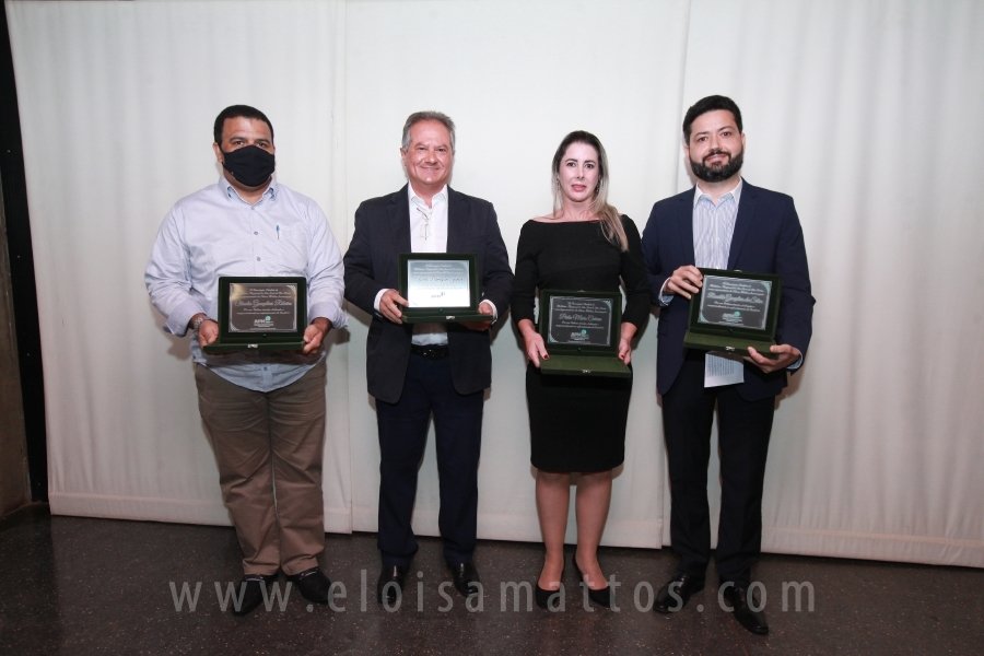 HOMENAGEM DA SMC AOS MÉDICOS E PROFISSIONAIS DA SAÚDE QUE TRABALHARAM NA LUTA CONTRA O COVID-19 - Eloisa Mattos