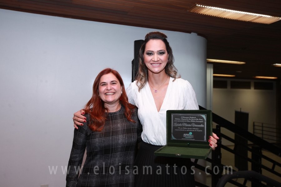 HOMENAGEM DA SMC AOS MÉDICOS E PROFISSIONAIS DA SAÚDE QUE TRABALHARAM NA LUTA CONTRA O COVID-19 - Eloisa Mattos
