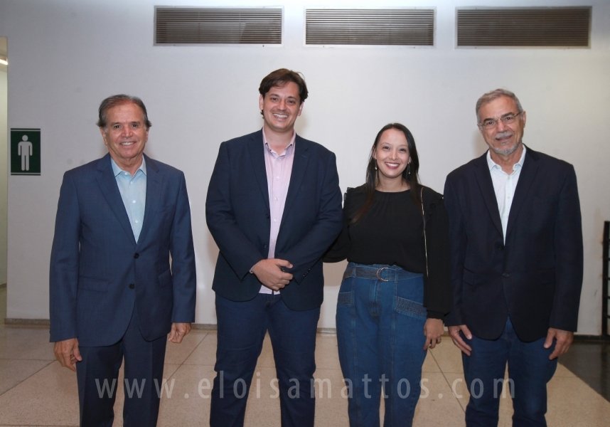 HOMENAGEM DA SMC AOS MÉDICOS E PROFISSIONAIS DA SAÚDE QUE TRABALHARAM NA LUTA CONTRA O COVID-19 - Eloisa Mattos