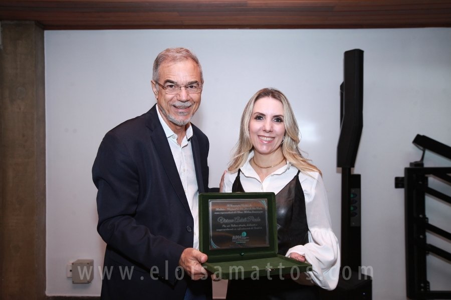 HOMENAGEM DA SMC AOS MÉDICOS E PROFISSIONAIS DA SAÚDE QUE TRABALHARAM NA LUTA CONTRA O COVID-19 - Eloisa Mattos