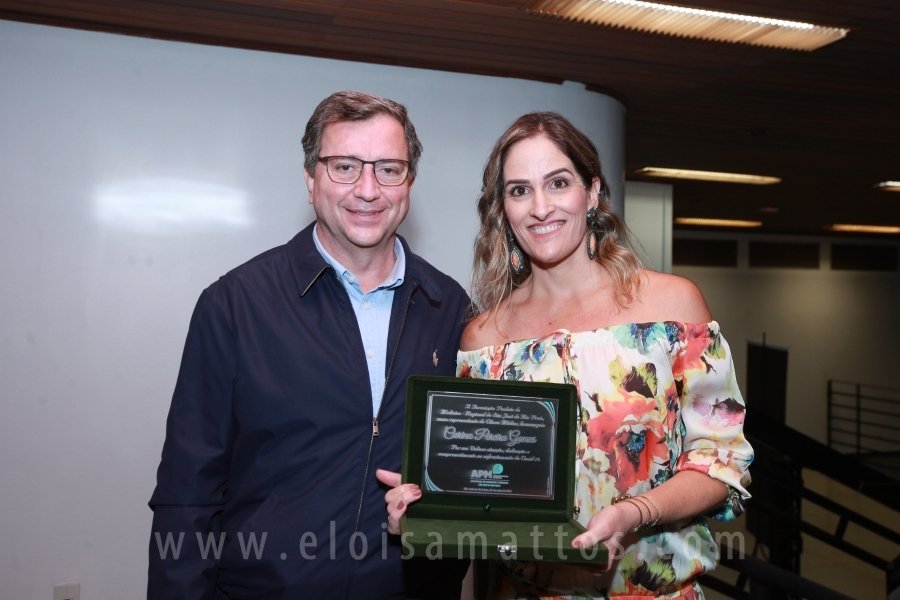 HOMENAGEM DA SMC AOS MÉDICOS E PROFISSIONAIS DA SAÚDE QUE TRABALHARAM NA LUTA CONTRA O COVID-19 - Eloisa Mattos