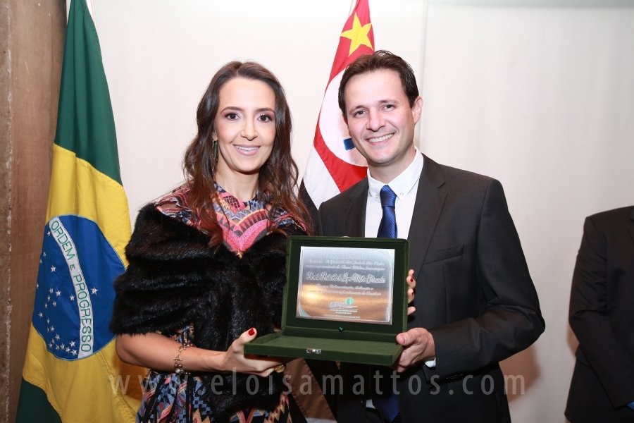 HOMENAGEM DA SMC AOS MÉDICOS E PROFISSIONAIS DA SAÚDE QUE TRABALHARAM NA LUTA CONTRA O COVID-19 - Eloisa Mattos