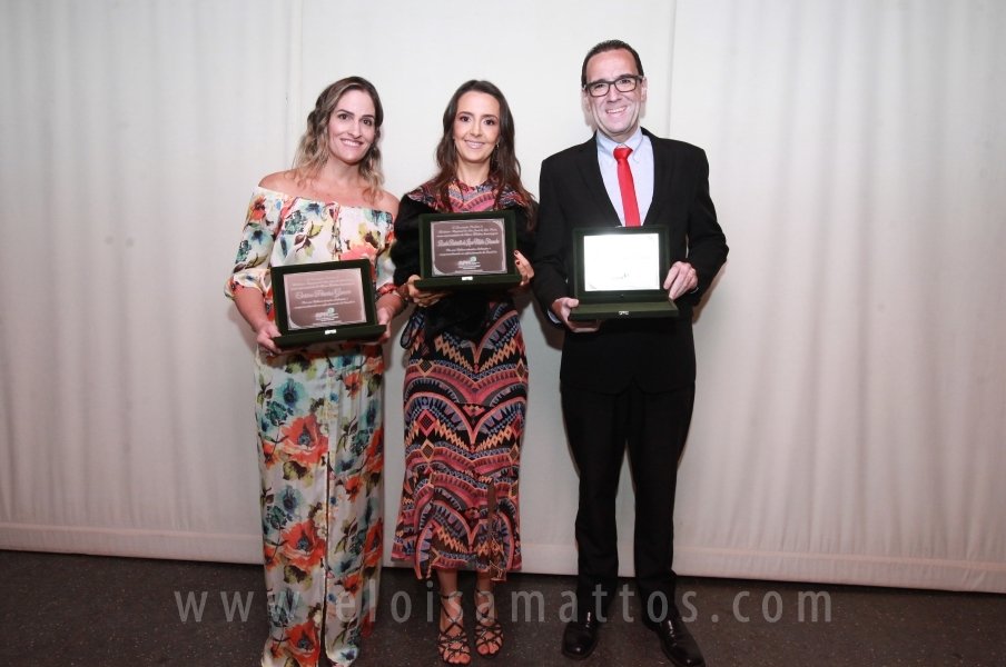HOMENAGEM DA SMC AOS MÉDICOS E PROFISSIONAIS DA SAÚDE QUE TRABALHARAM NA LUTA CONTRA O COVID-19 - Eloisa Mattos