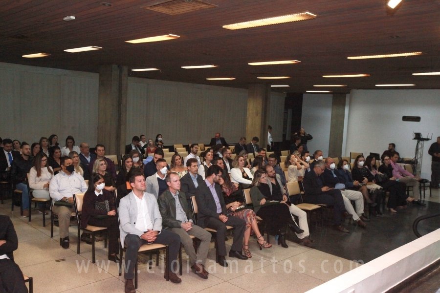HOMENAGEM DA SMC AOS MÉDICOS E PROFISSIONAIS DA SAÚDE QUE TRABALHARAM NA LUTA CONTRA O COVID-19 - Eloisa Mattos