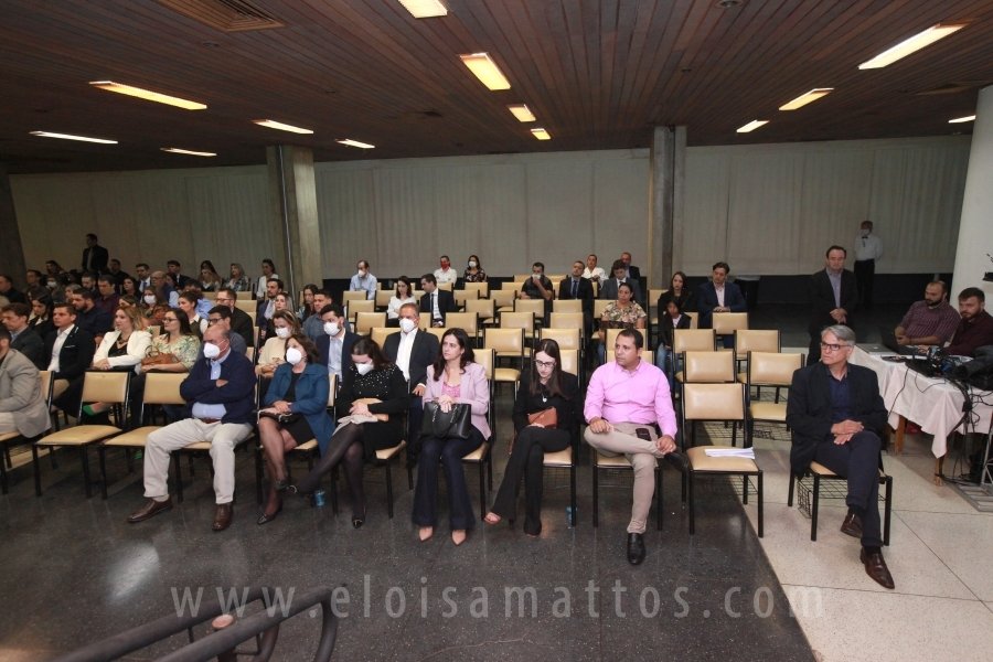 HOMENAGEM DA SMC AOS MÉDICOS E PROFISSIONAIS DA SAÚDE QUE TRABALHARAM NA LUTA CONTRA O COVID-19 - Eloisa Mattos