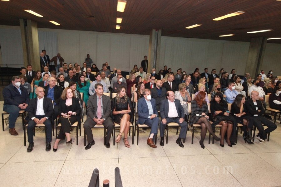 HOMENAGEM DA SMC AOS MÉDICOS E PROFISSIONAIS DA SAÚDE QUE TRABALHARAM NA LUTA CONTRA O COVID-19 - Eloisa Mattos