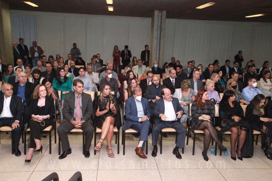 HOMENAGEM DA SMC AOS MÉDICOS E PROFISSIONAIS DA SAÚDE QUE TRABALHARAM NA LUTA CONTRA O COVID-19 - Eloisa Mattos
